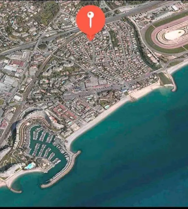 Maisonnette A 400M De La Plage Villeneuve-Loubet 0*,  France
